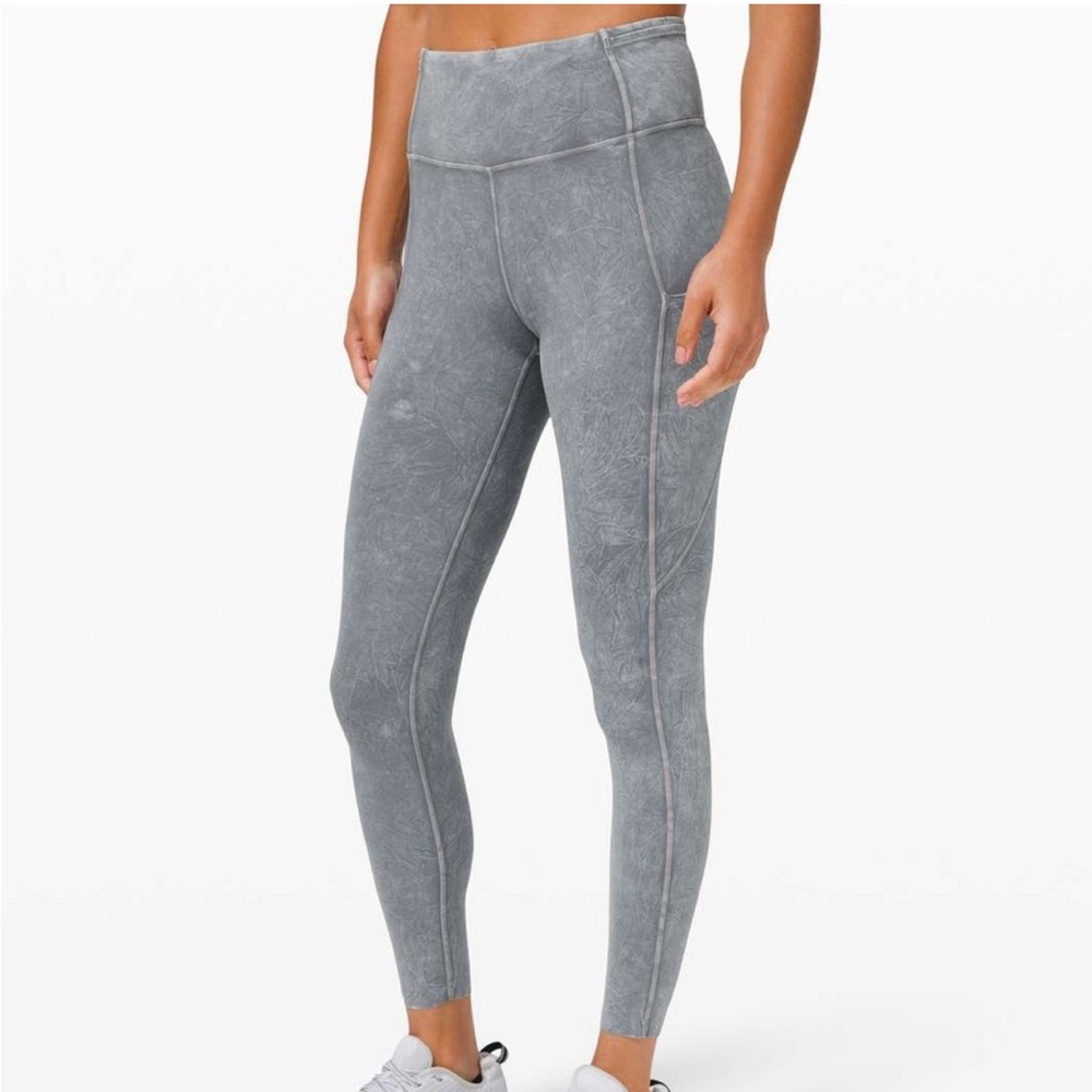 Lululemon Fast and Free High Rise Tight 25" *Ice Dye
Ice Wash Asphalt Grey